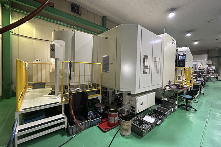 新型マシニングセンタ